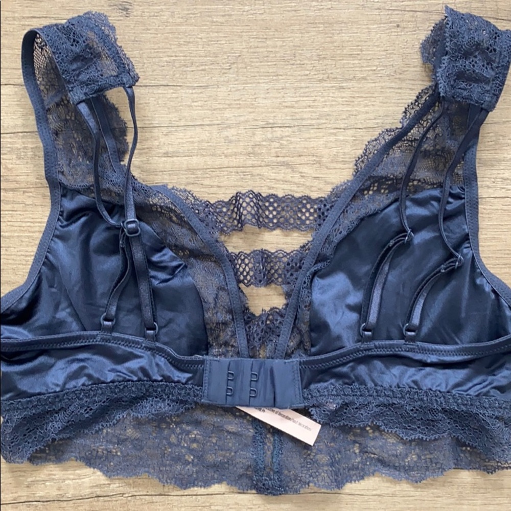 VS Blue Lace Satin Bralette 💧 - Picture 4 of 6